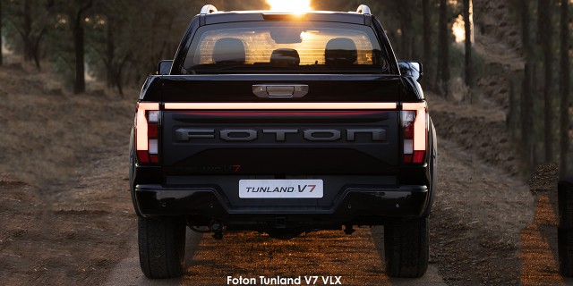 FOTON TUNLAND 2.0D V9 LTD 4X4 A/T P/U D/C - 11 