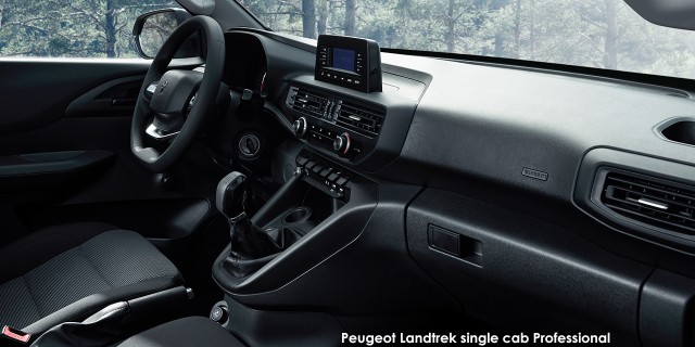 PEUGEOT LANDTREK 1.9D 4ACTION P/U D/C 4X4 A/T - 7 